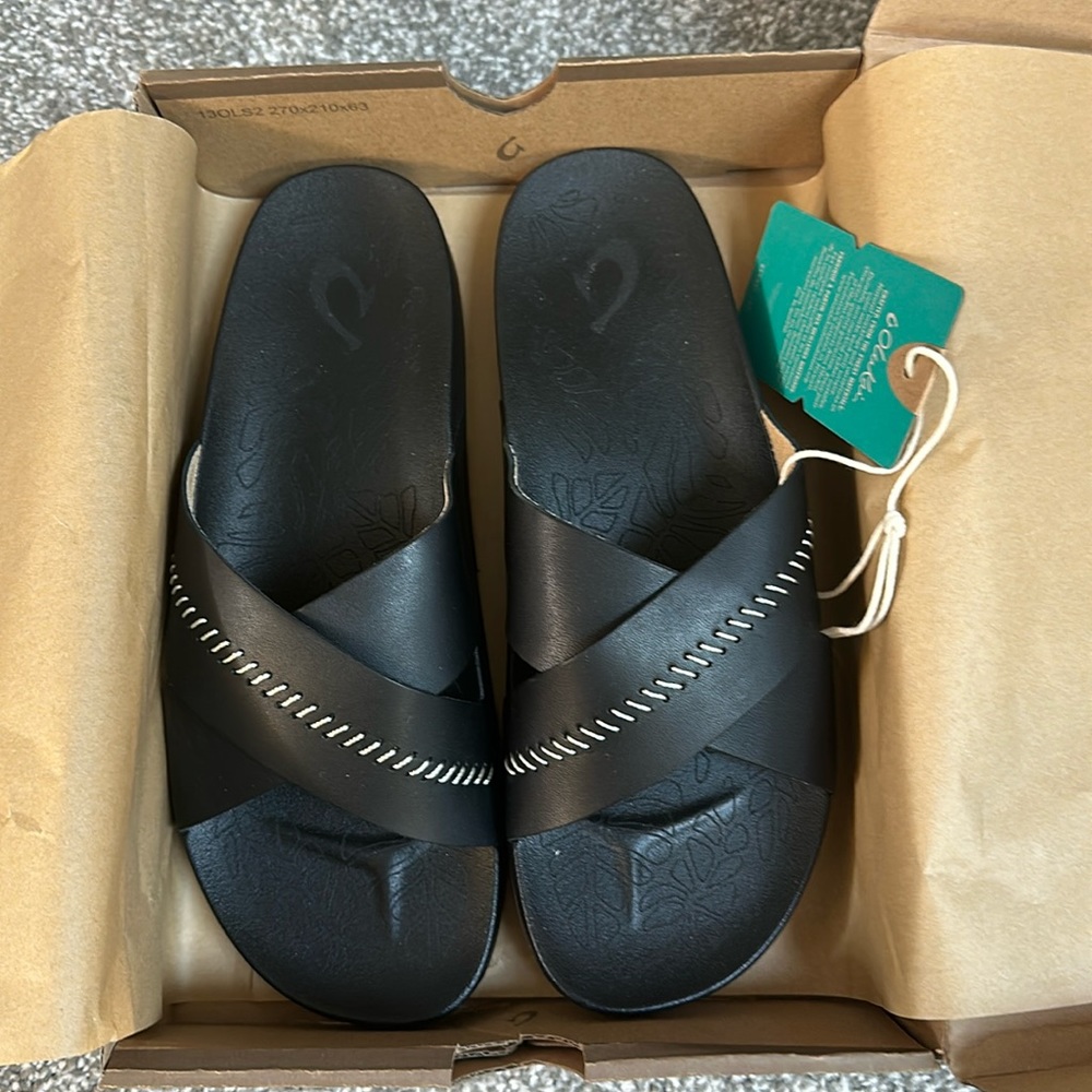 Olukai Kipe’ A ‘Olu Black size 8 Brand new in box